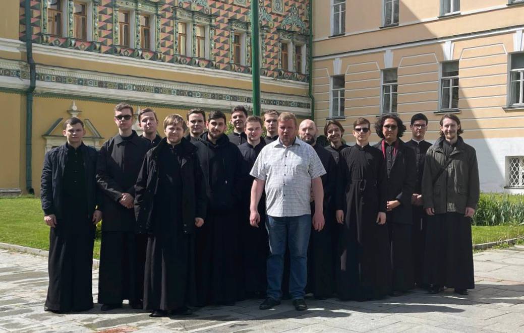 Студенты СДА посетили музей «Церковно-археологический кабинет» в МДА Студенты СДА посетили музей «Церковно-археологический кабинет» в МДА