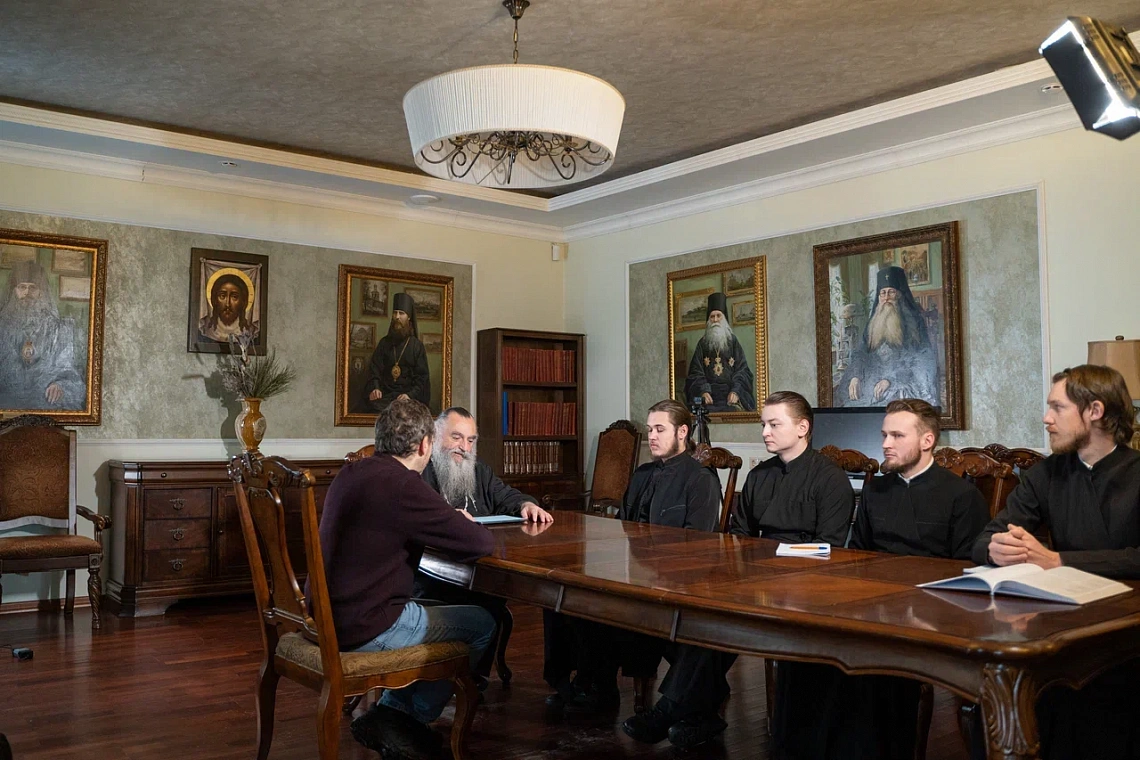 В Академии состоялась встреча с митрополитом Николаем (Пачуашвили) В Академии состоялась встреча с митрополитом Николаем (Пачуашвили)