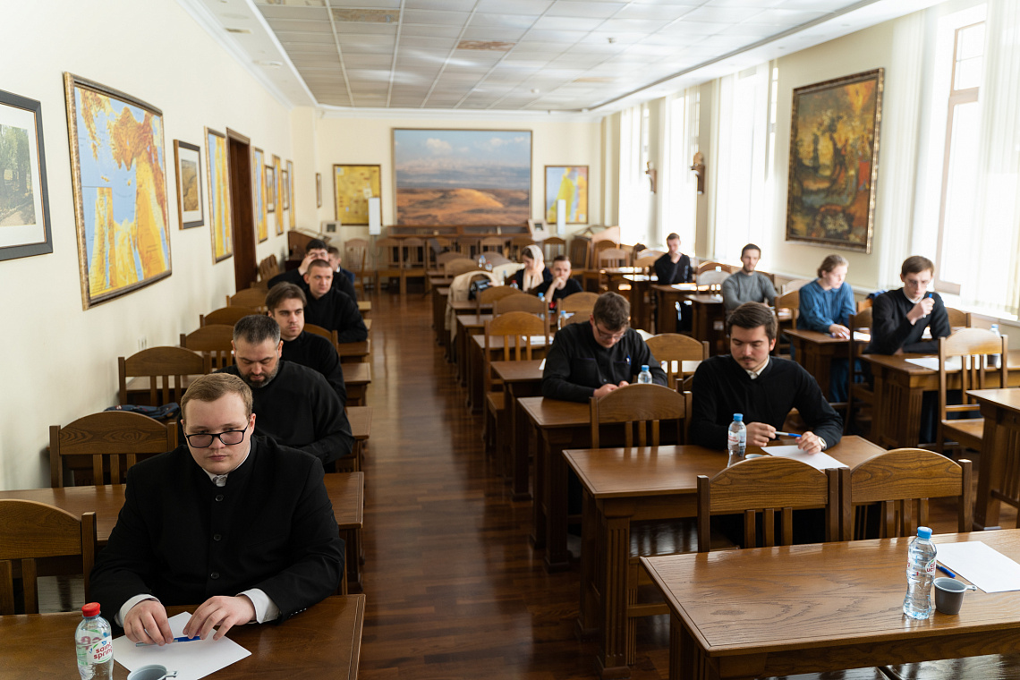 В Сретенской духовной академии проходит Общецерковный тур первой Всероссийской Олимпиады по богословию В Сретенской духовной академии проходит Общецерковный тур первой Всероссийской Олимпиады по богословию