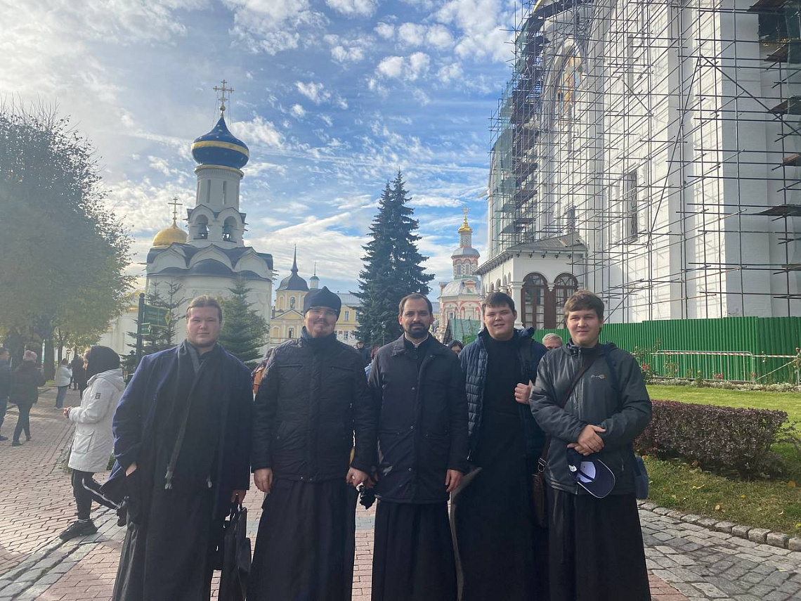 Студенты 2 курса бакалавриата СДА посетили Троице-Сергиеву Лавру Студенты 2 курса бакалавриата СДА посетили Троице-Сергиеву Лавру
